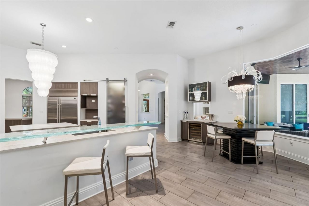 17008 Madres De Avila, Tampa, FL 33613 Photo