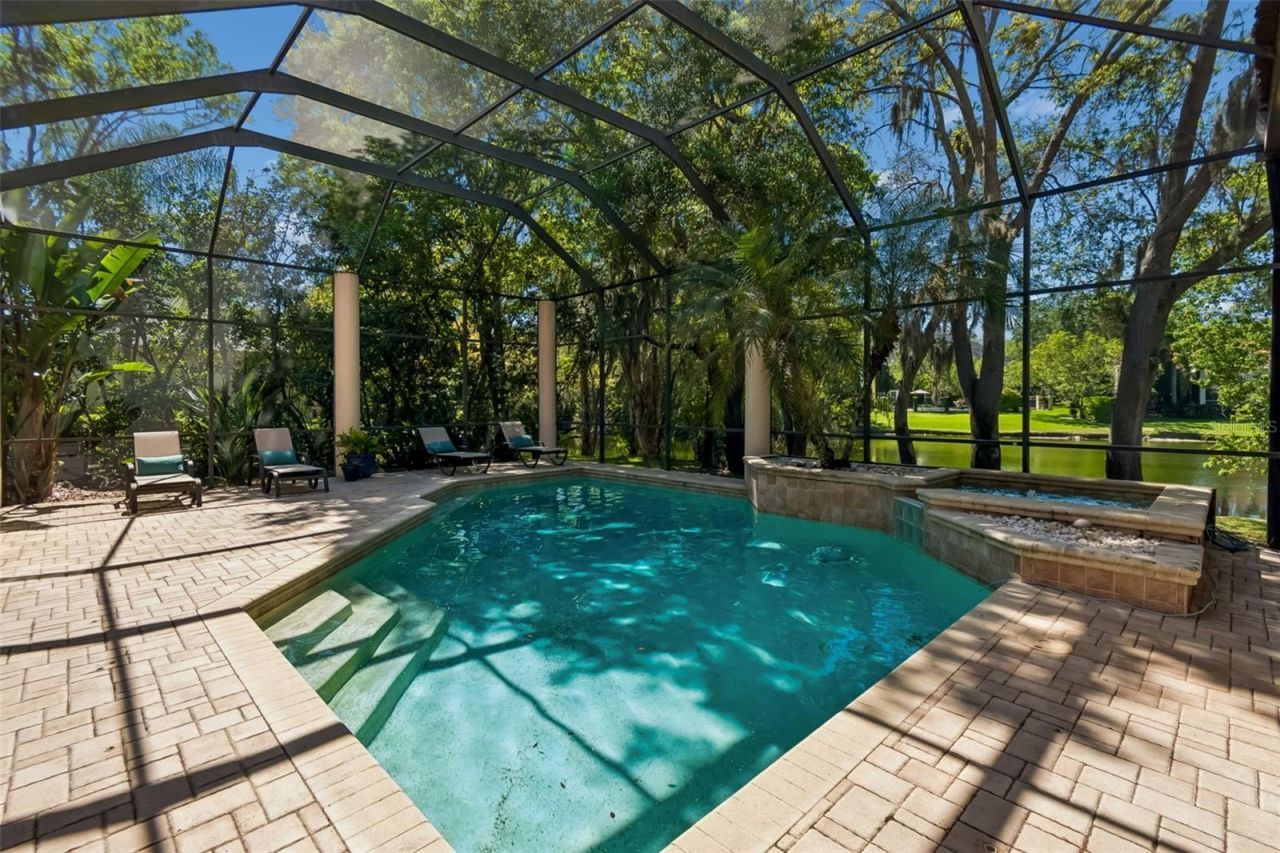 17008 Madres De Avila, Tampa, FL 33613 Photo