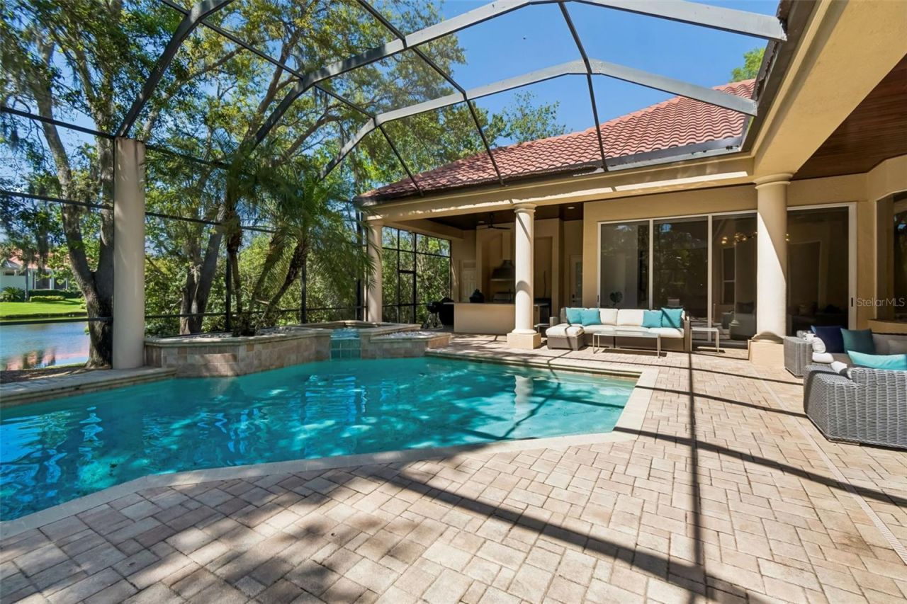 17008 Madres De Avila, Tampa, FL 33613 Photo