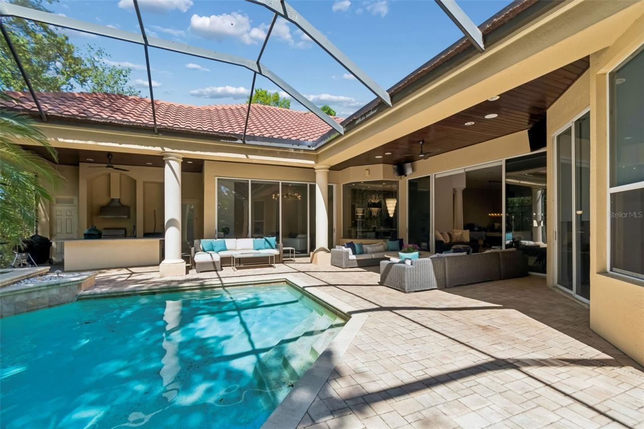 17008 Madres De Avila, Tampa, FL 33613 Photo