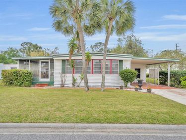 104 DIAMOND HEAD DRIVE , LEESBURG, FL 34788