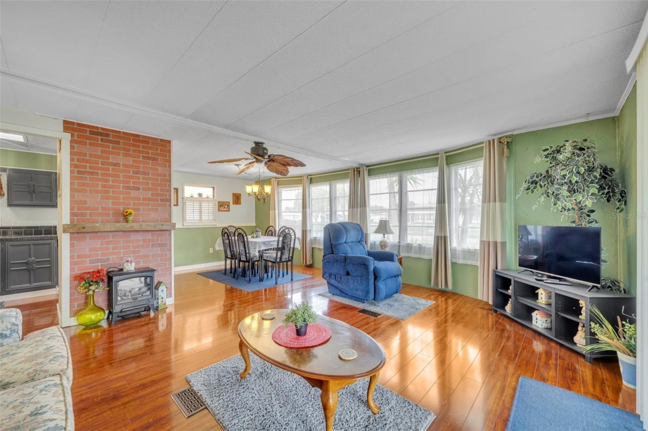 104 Diamond Head Drive, Leesburg, FL 34788 Photo