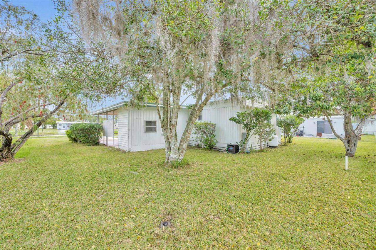 104 Diamond Head Drive, Leesburg, FL 34788 Photo