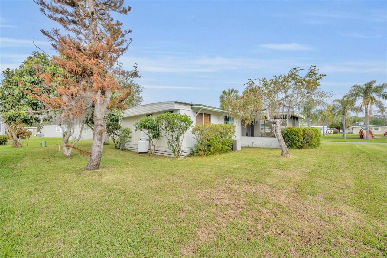 104 Diamond Head Drive, Leesburg, FL 34788 Photo