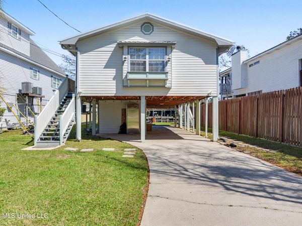 15016 Choctaw Drive, Kiln, MS 39556