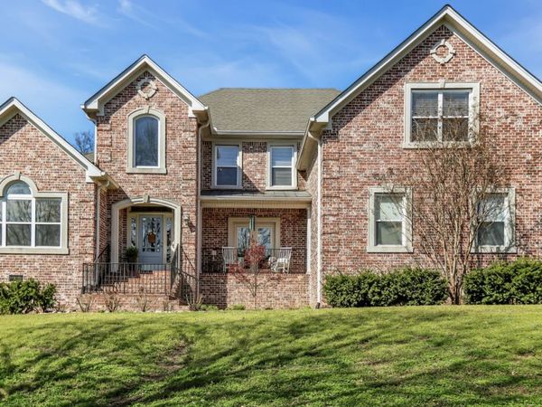 1007 Island Brook Dr, Hendersonville, TN 37075