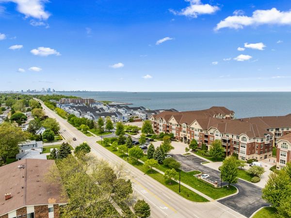 4100 S Lake Dr, Unit 408, Saint Francis, WI 53235