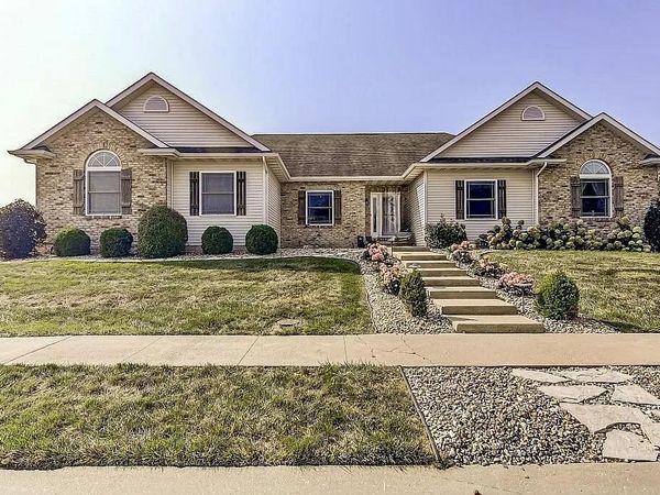 4800 Longfellow Drive , Springfield, IL 62711