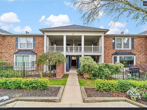 2108 Glouchester Drive, Lyndhurst, OH 44124