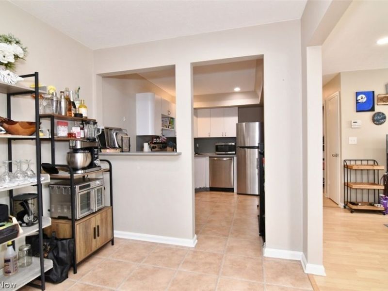 2108 Glouchester Drive, Lyndhurst, OH 44124 Photo 4