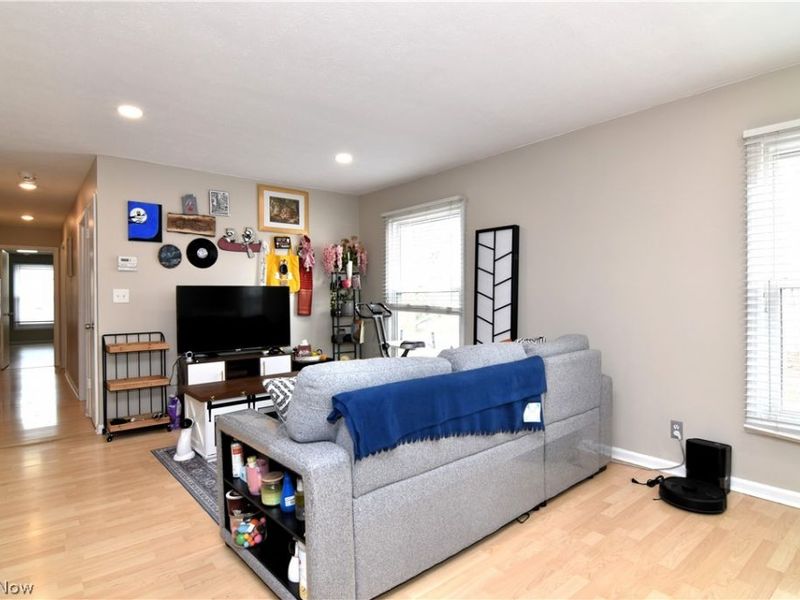 2108 Glouchester Drive, Lyndhurst, OH 44124 Photo 7