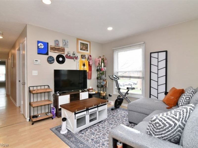 2108 Glouchester Drive, Lyndhurst, OH 44124 Photo 8