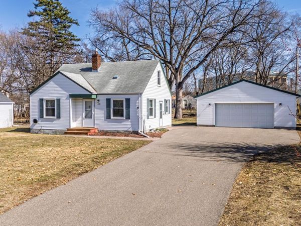 125 Ridgewood Drive, Hopkins, MN 55343