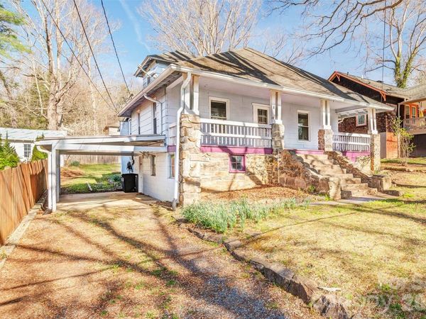 6 Alexander Street , Black Mountain, NC 28711