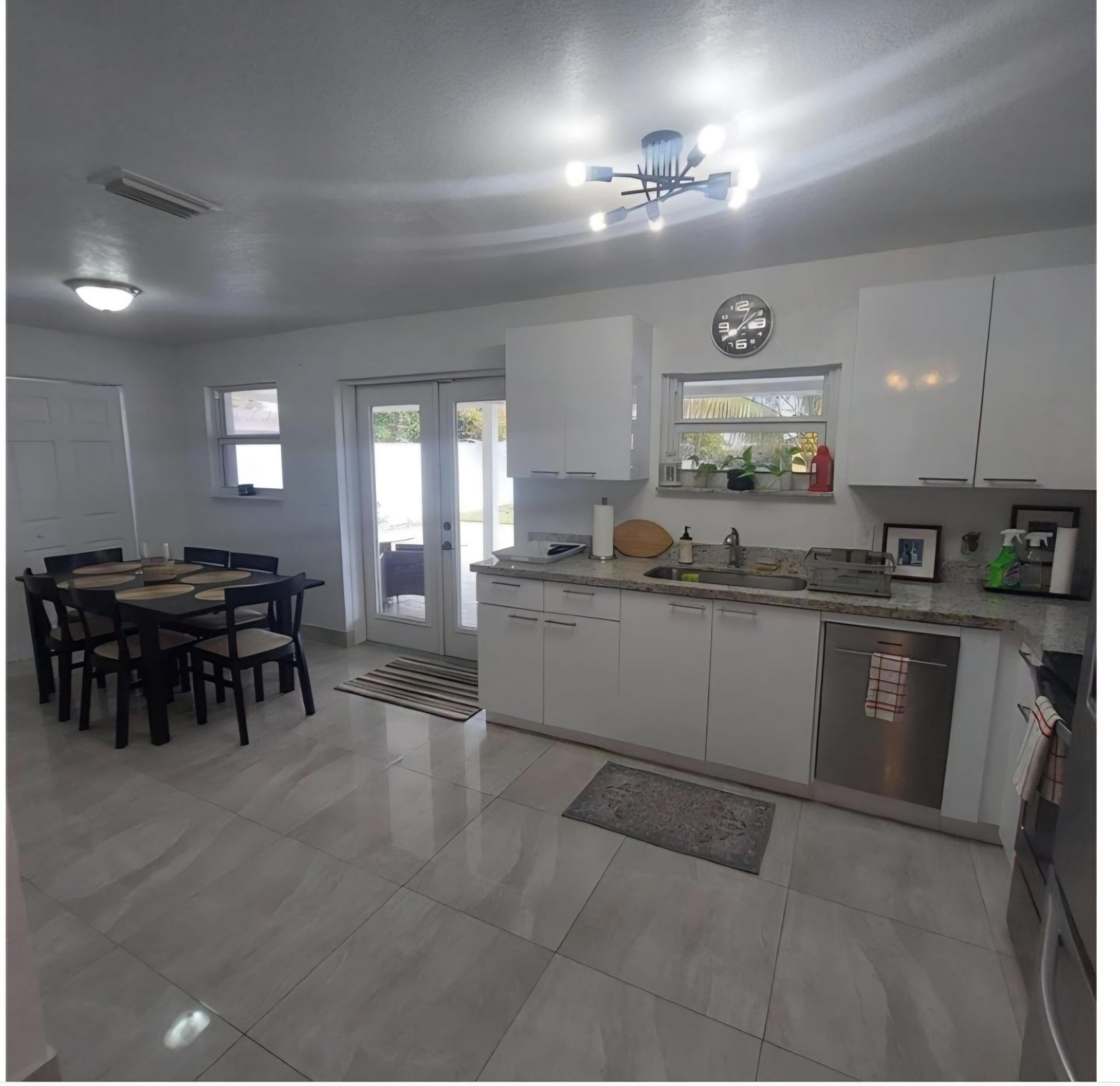 1670 NE 1st Avenue, Pompano Beach, FL 33060 Photo