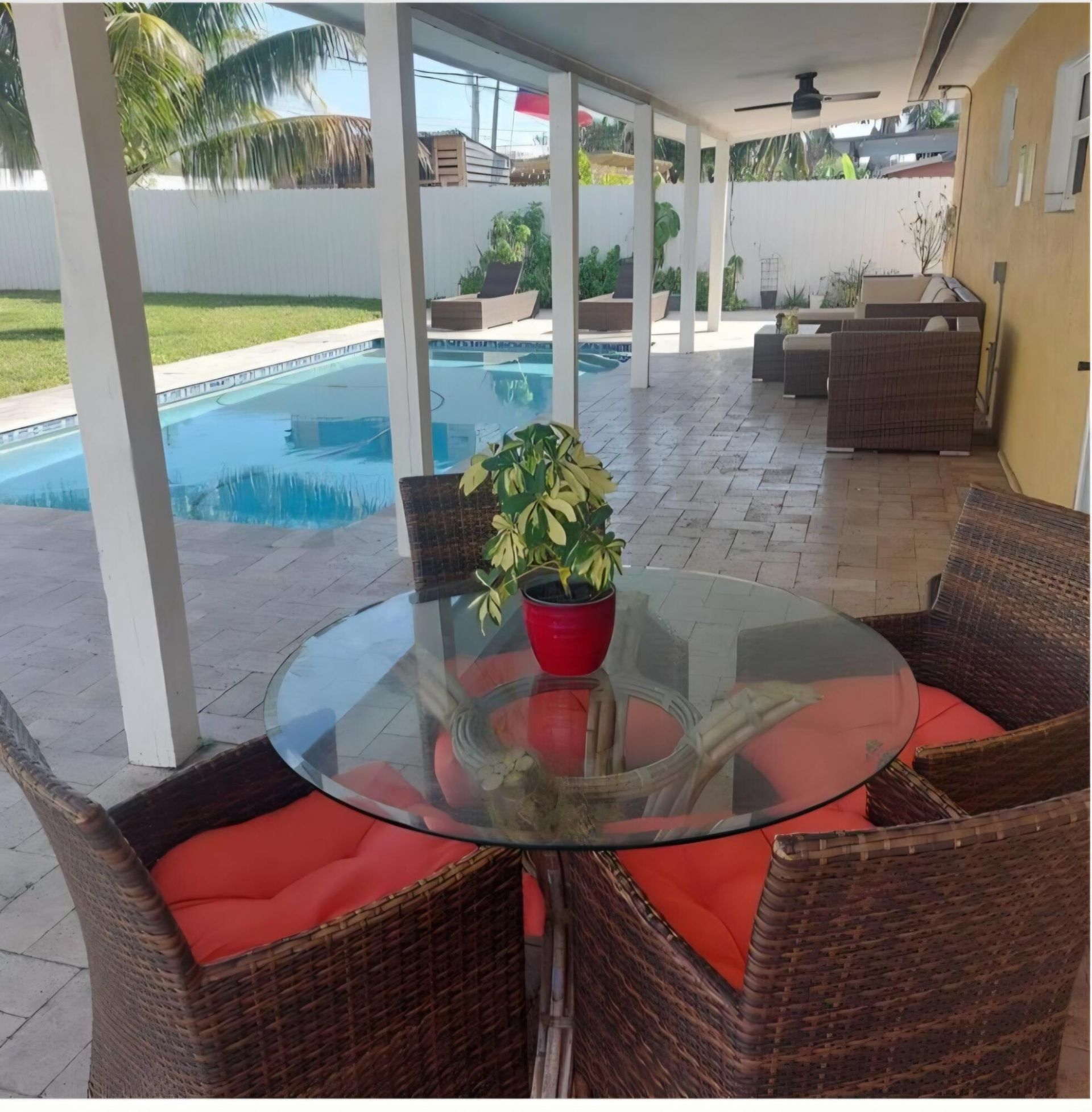 1670 NE 1st Avenue, Pompano Beach, FL 33060 Photo