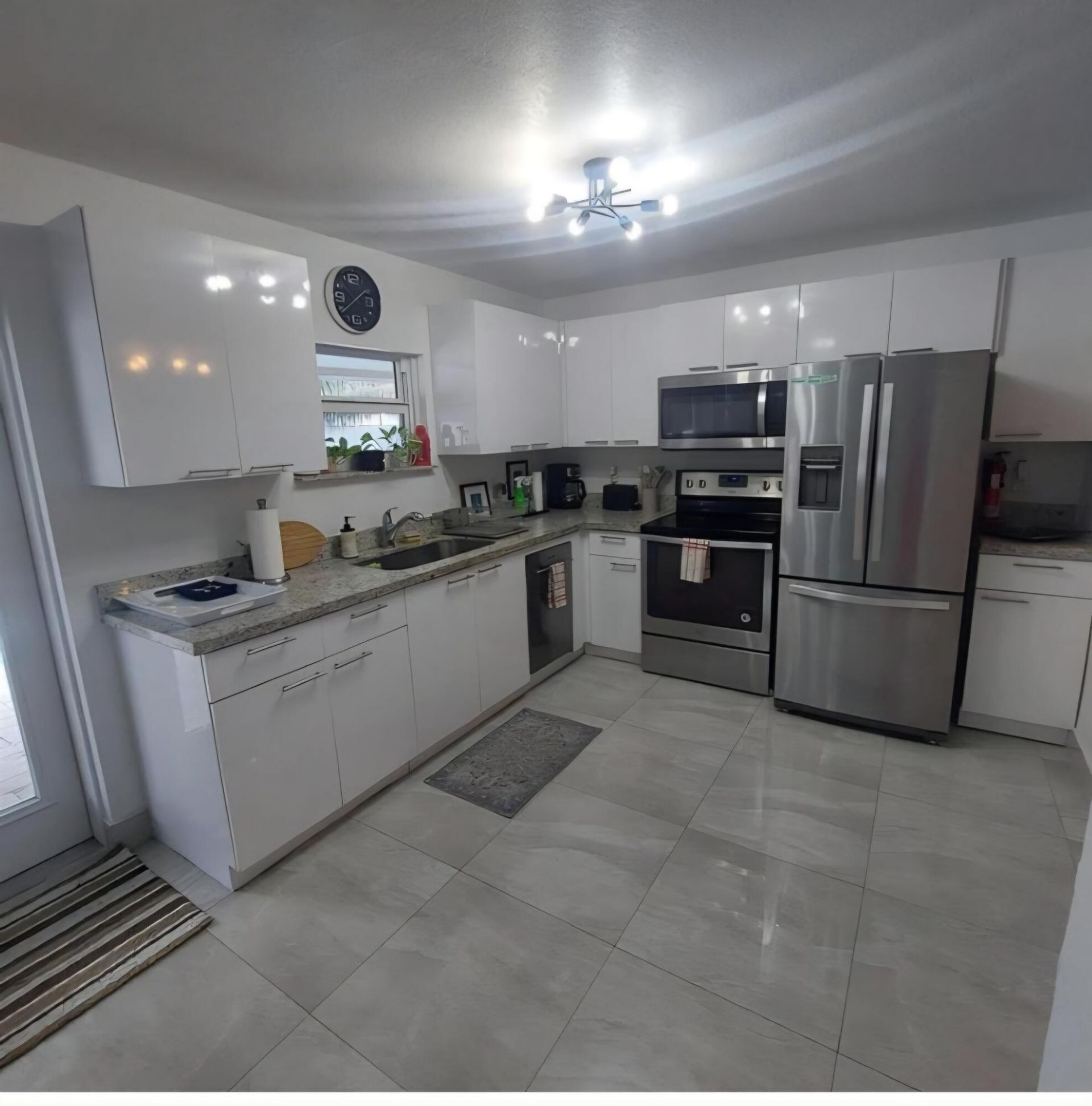 1670 NE 1st Avenue, Pompano Beach, FL 33060 Photo