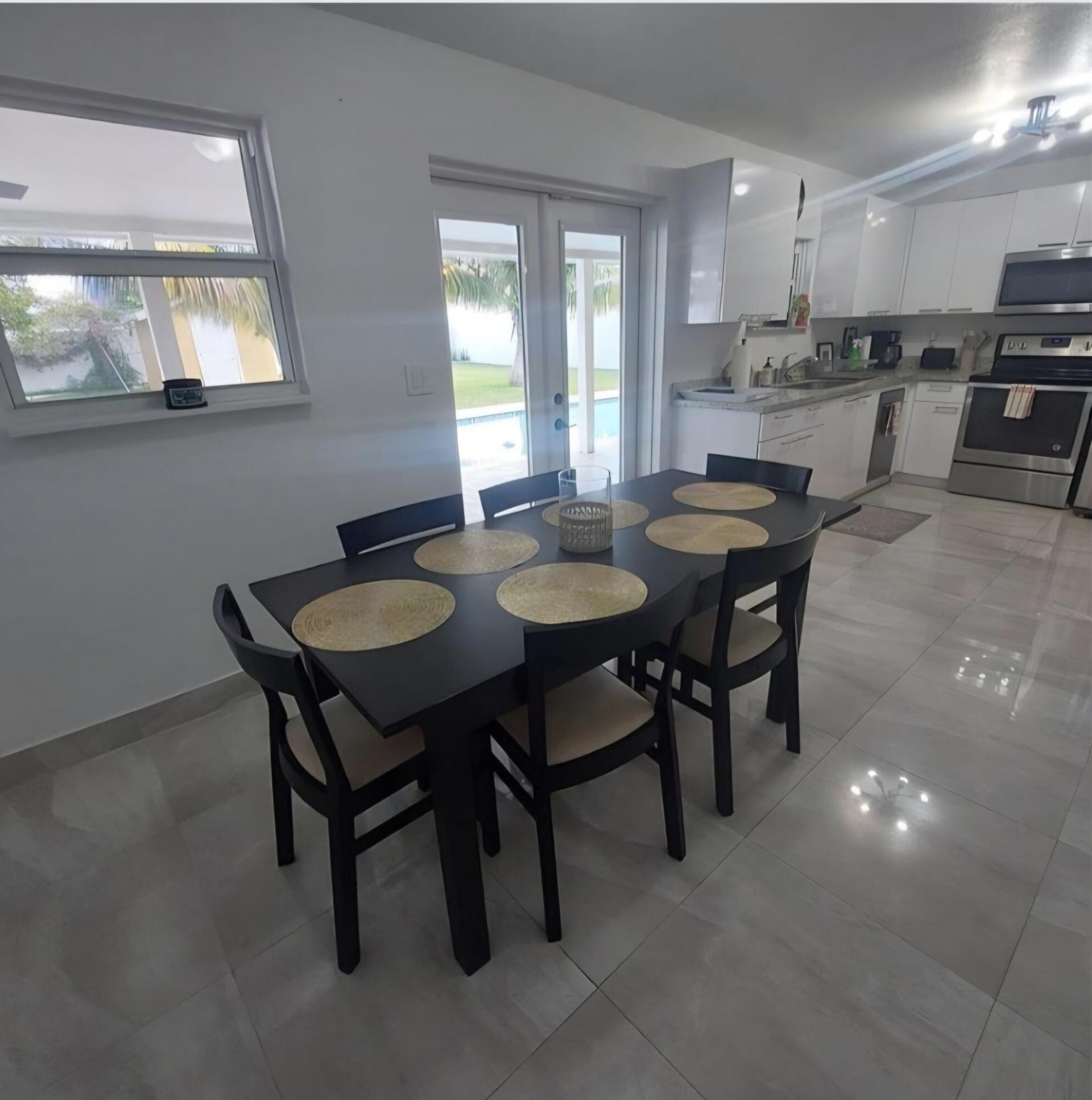 1670 NE 1st Avenue, Pompano Beach, FL 33060 Photo