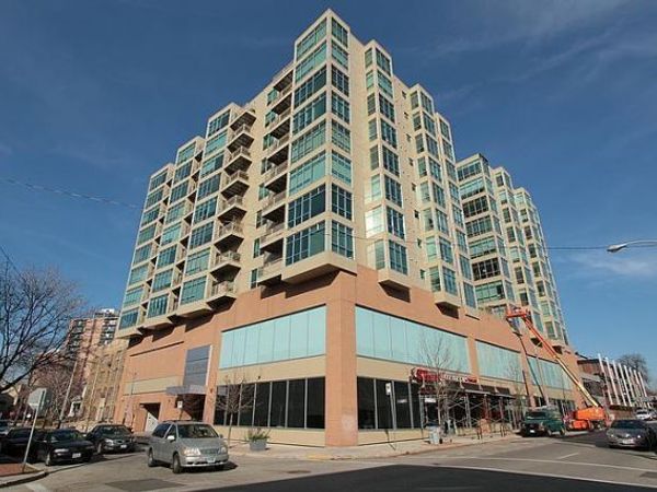 1550 E Royal Pl, Unit 408, Milwaukee, WI 53202