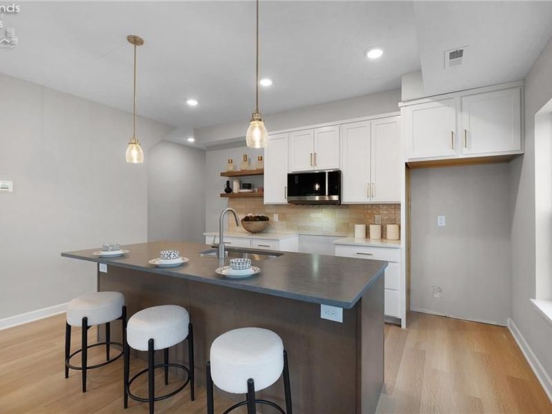 445 Harbor Lane, Lorain, OH 44052 Photo 11