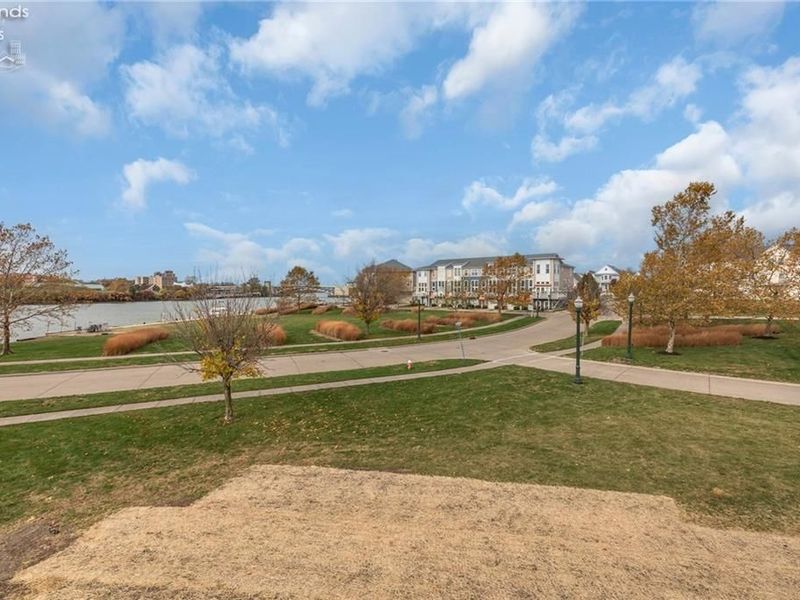 445 Harbor Lane, Lorain, OH 44052 Photo 33