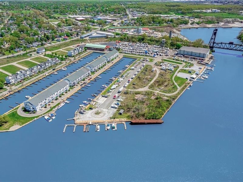 445 Harbor Lane, Lorain, OH 44052 Photo 35