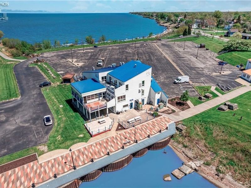 445 Harbor Lane, Lorain, OH 44052 Photo 36