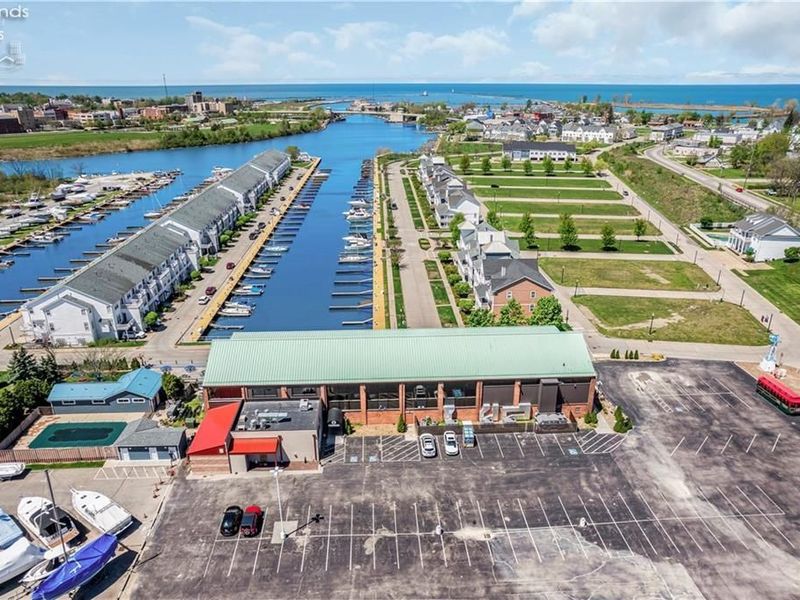 445 Harbor Lane, Lorain, OH 44052 Photo 37