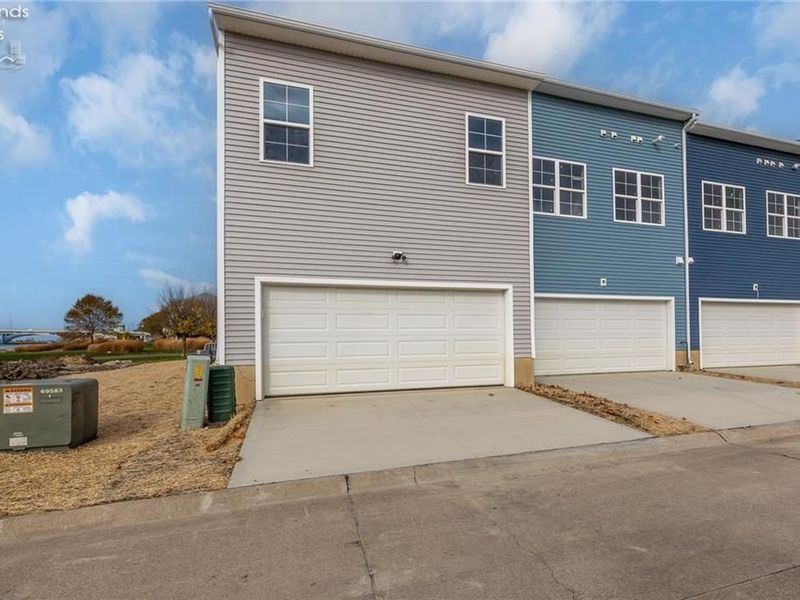 445 Harbor Lane, Lorain, OH 44052 Photo 4