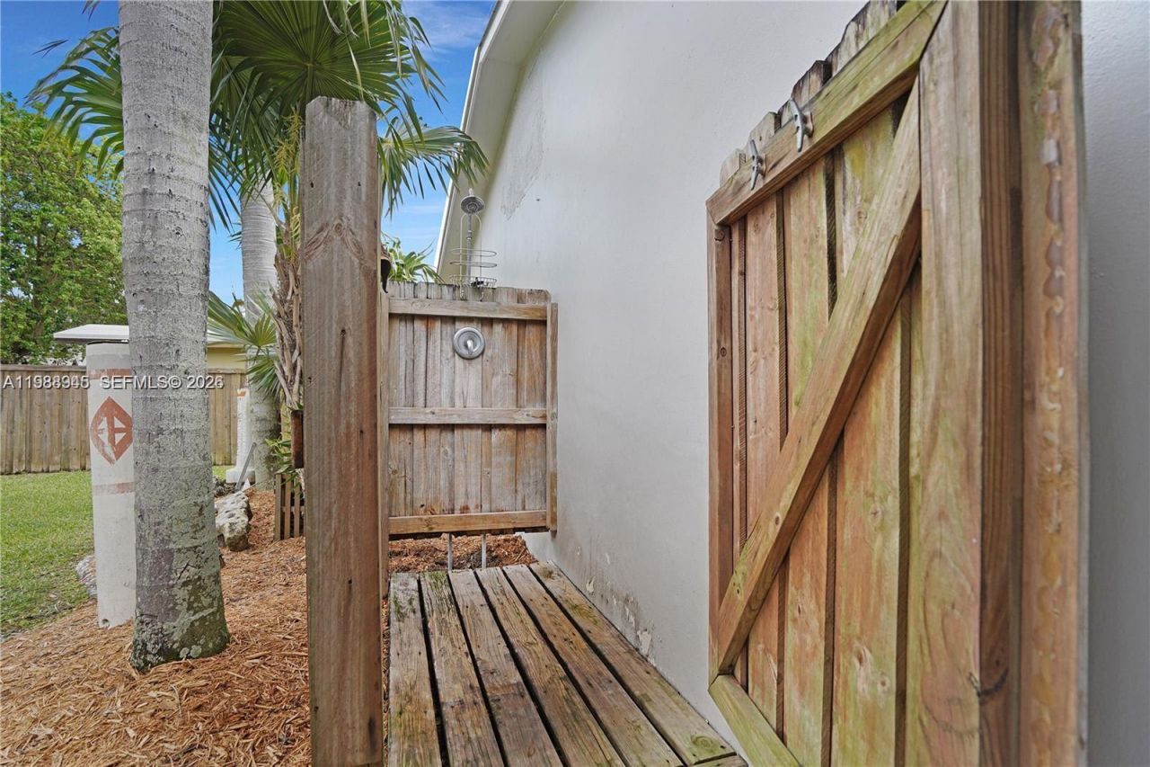 20320 Bel Aire Dr , Cutler Bay, FL 33189 Photo