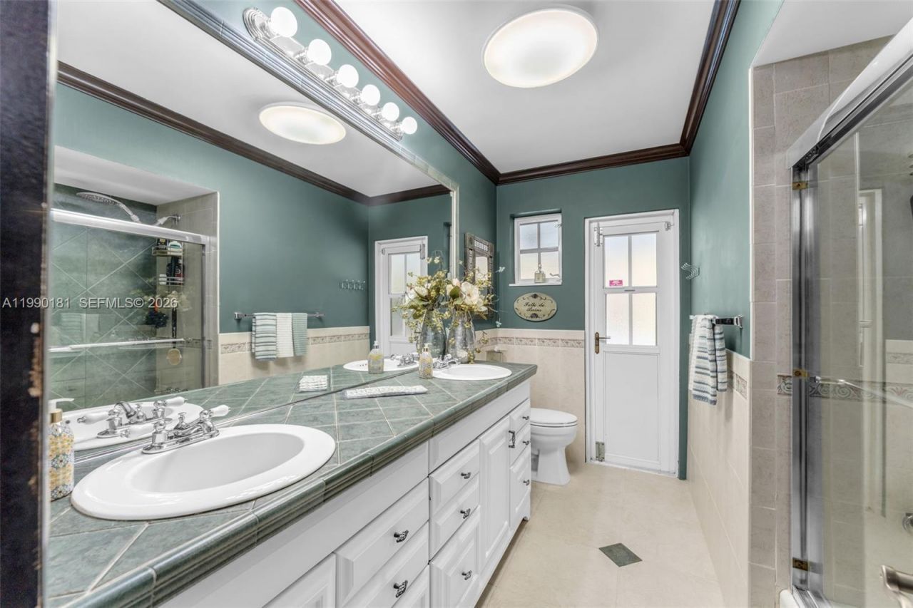 7405 SW 164th St , Palmetto Bay, FL 33157 Photo