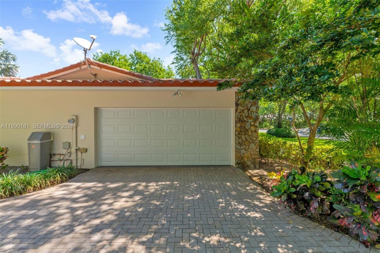 7405 SW 164th St , Palmetto Bay, FL 33157 Photo