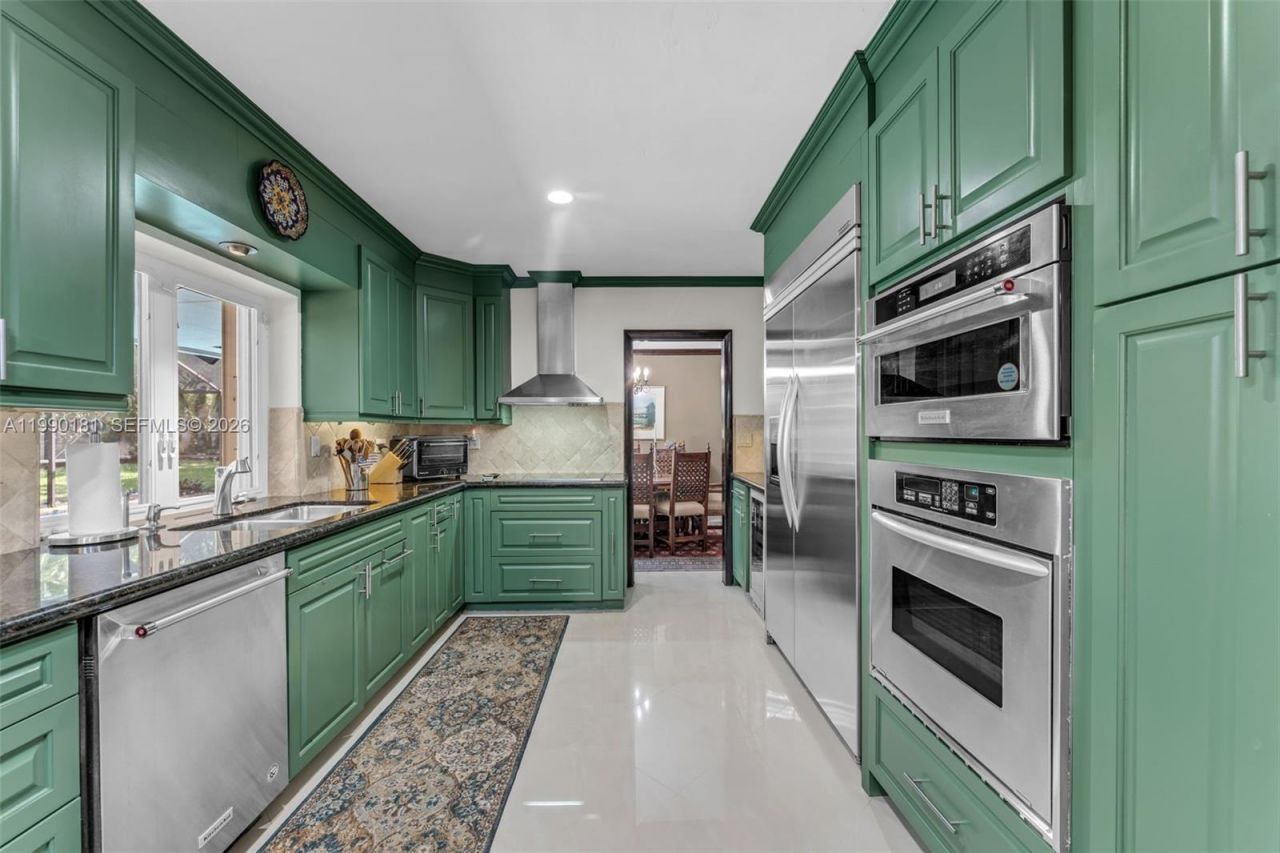 7405 SW 164th St , Palmetto Bay, FL 33157 Photo