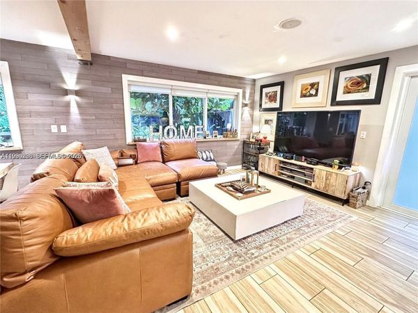 1115 Meridian Ave, Unit Townhouse, Miami Beach, FL 33139