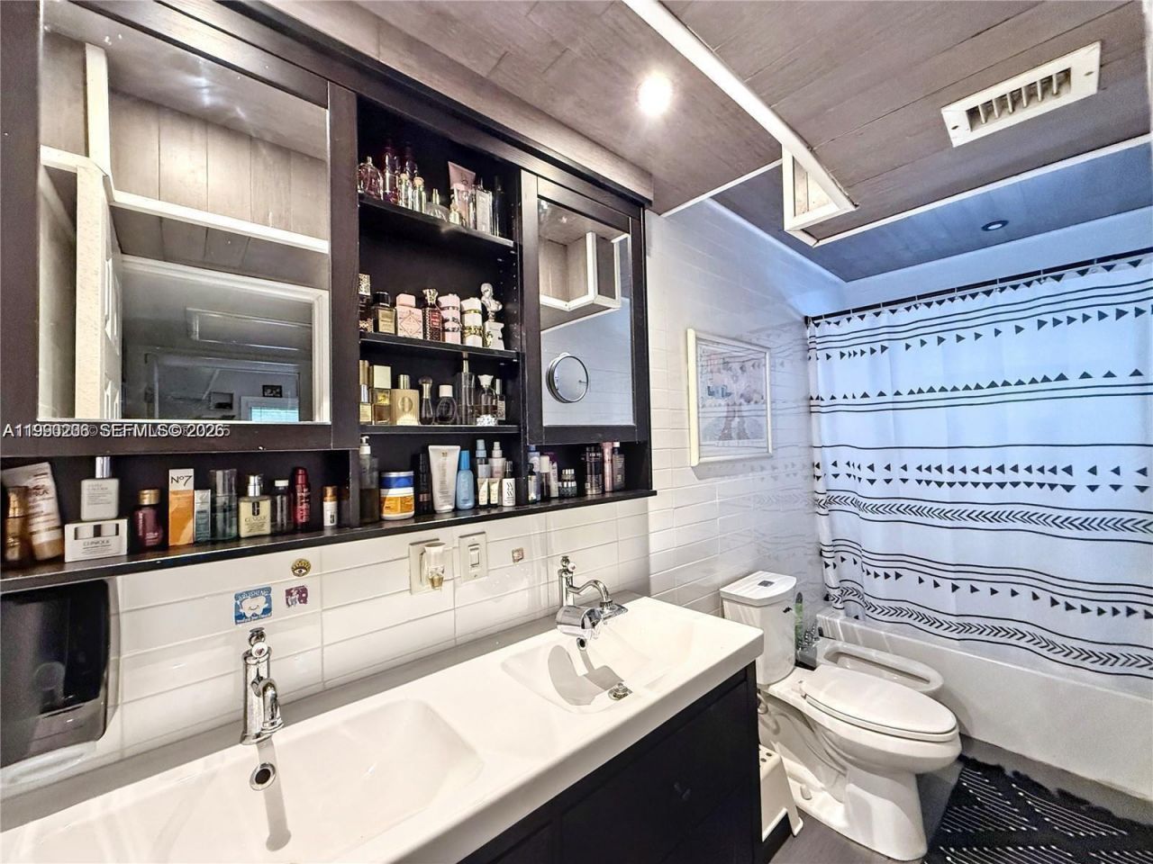 1115 Meridian Ave , Unit 1-1115, Miami Beach, FL 33139 Photo