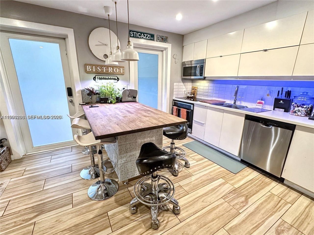 1115 Meridian Ave , Unit 1-1115, Miami Beach, FL 33139 Photo