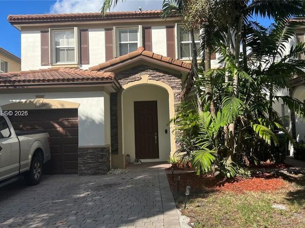 11277 NW 44th Ter, Doral, FL 33178