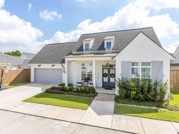 10045 Clarks Ferry, Baton Rouge, LA 70817