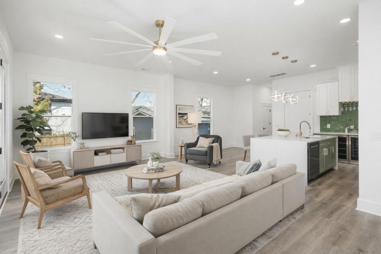 1906 Iris Street Photo 11