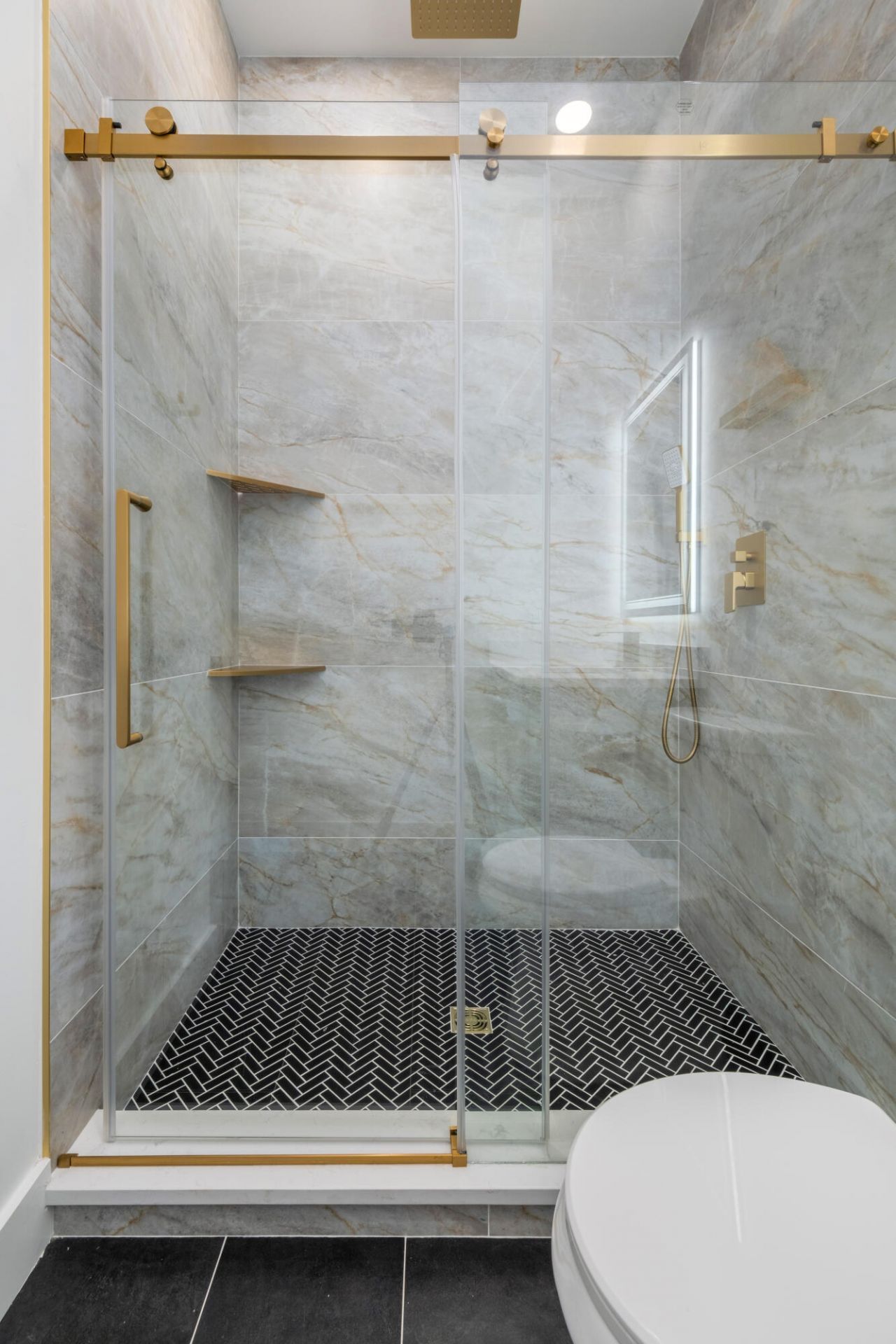 1906 Iris Street Photo 15