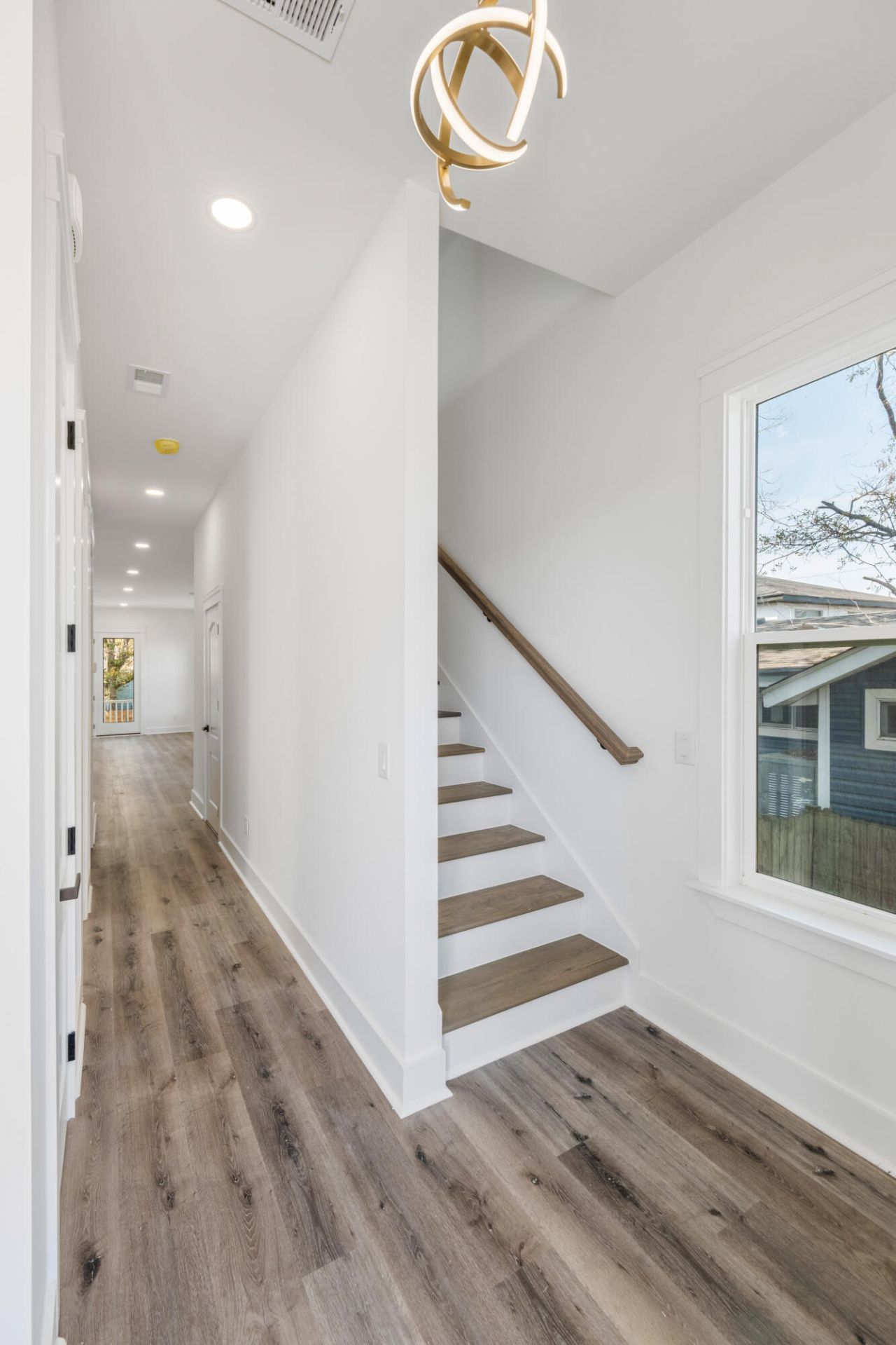 1906 Iris Street Photo 16