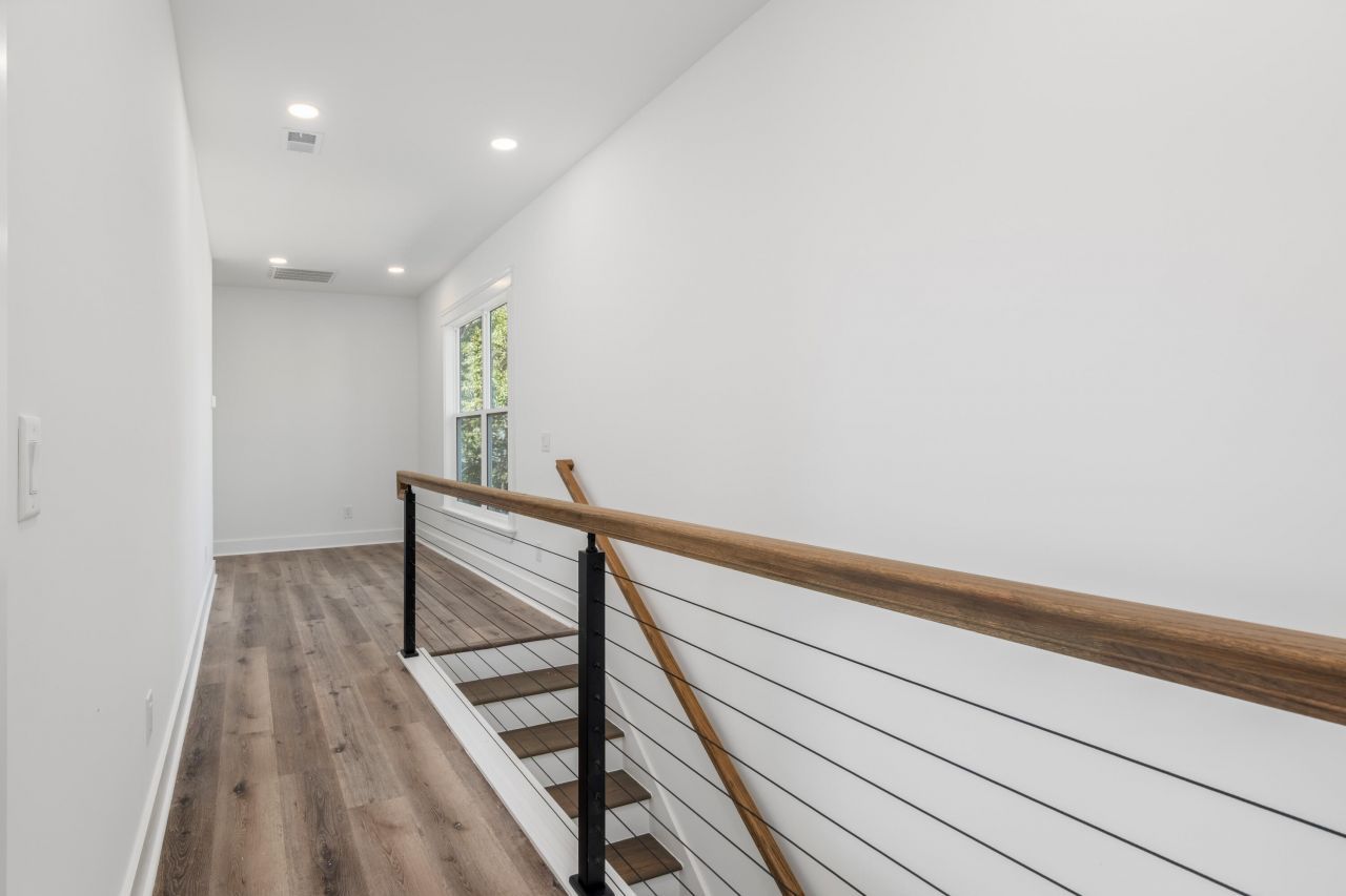 1906 Iris Street Photo 18