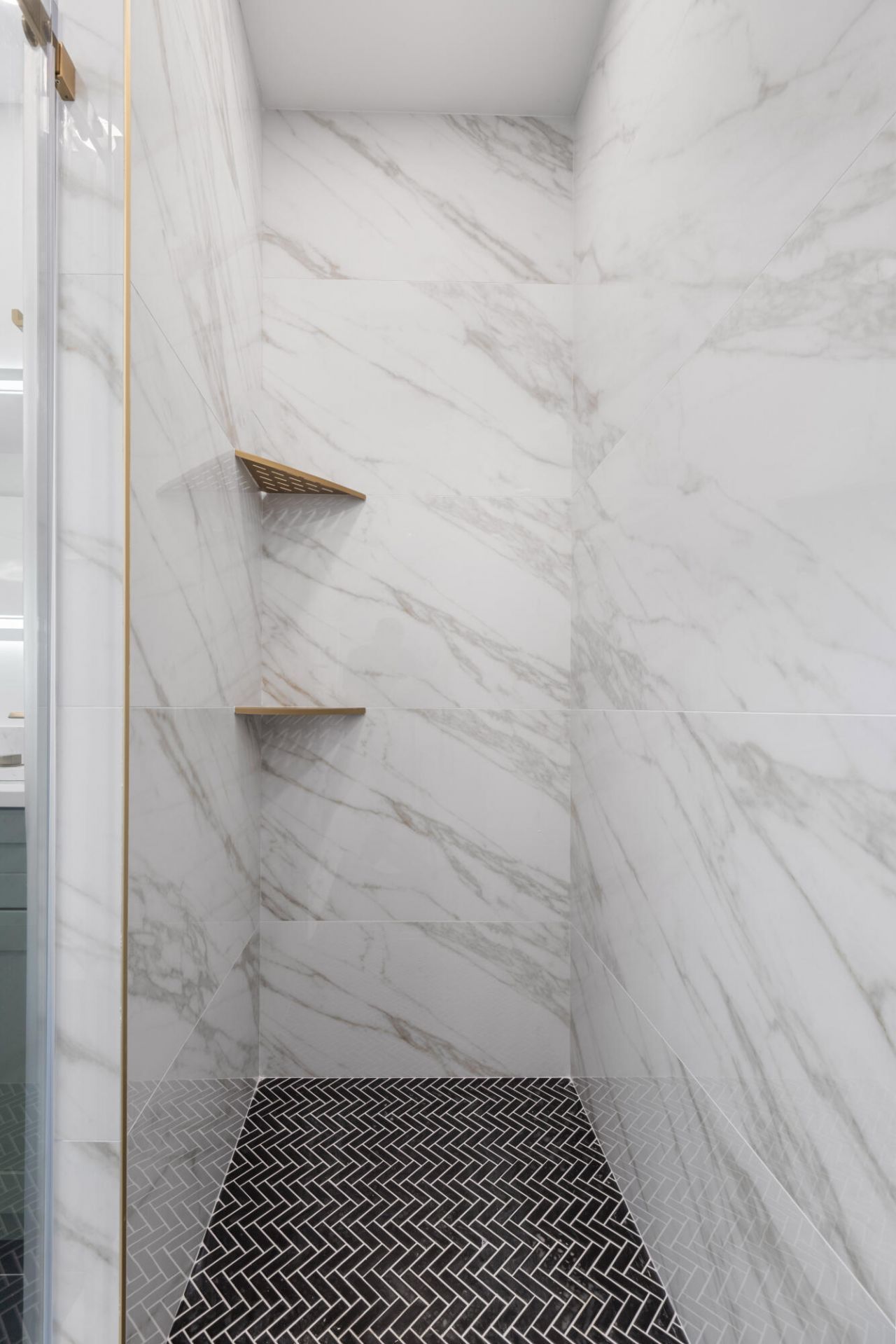 1906 Iris Street Photo 23