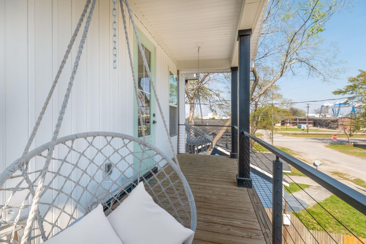 1906 Iris Street Photo 25