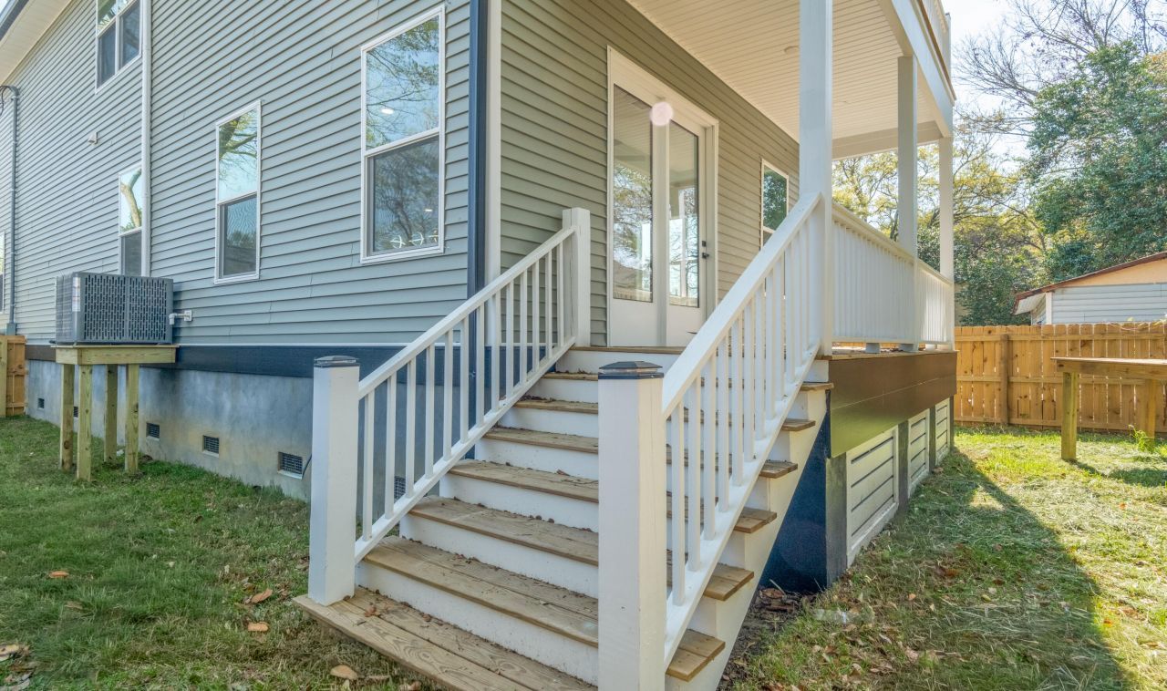 1906 Iris Street Photo 31