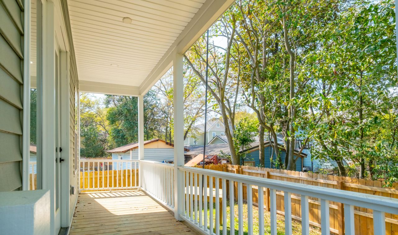 1906 Iris Street Photo 33