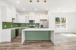 1906 Iris Street photo 4