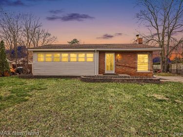 2174 Middlebelt Road, West Bloomfield Twp, MI 48324