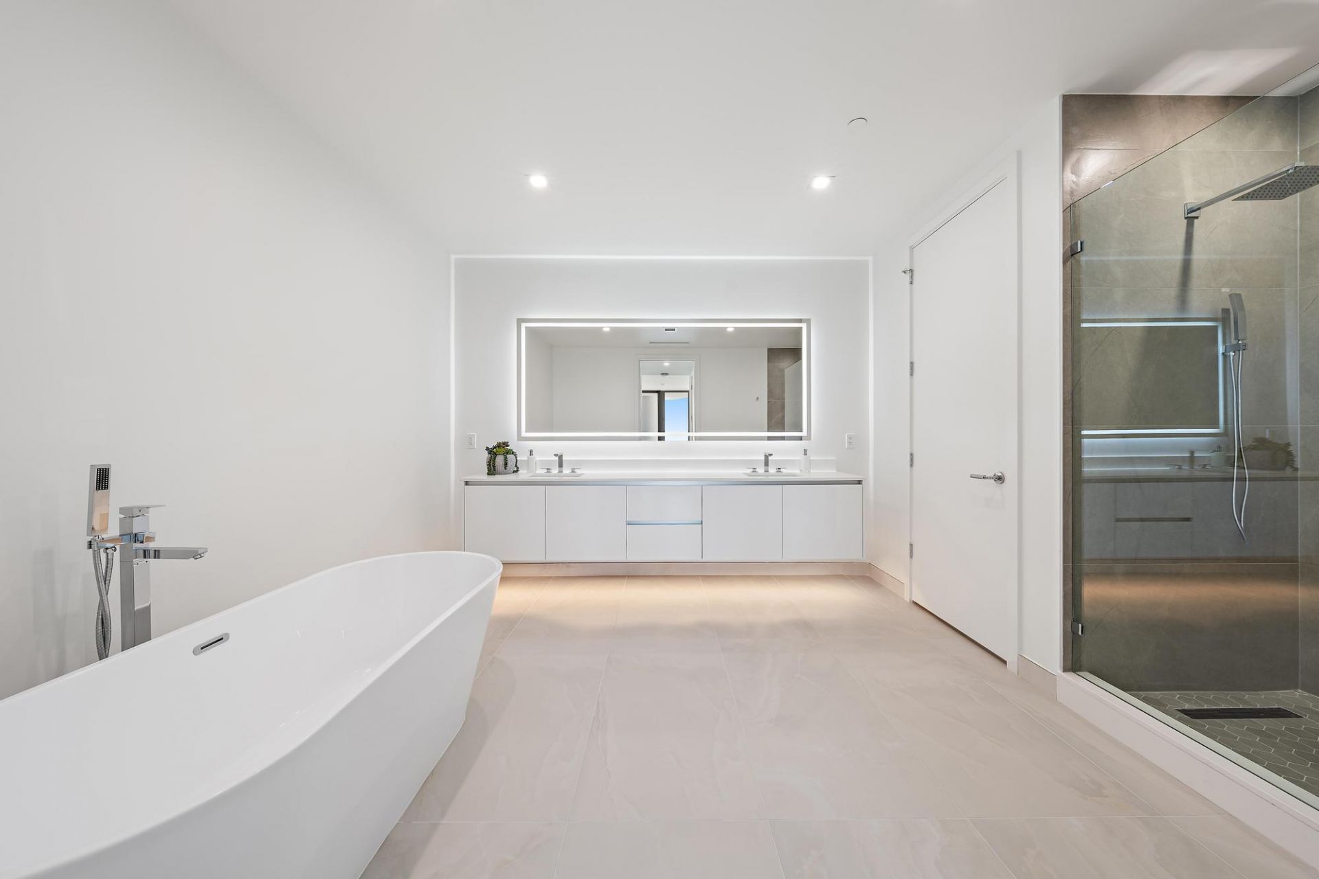 220 Lake Shore Drive, Unit 2212, Lake Park, FL 33403 Photo