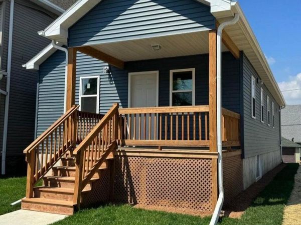 2038 N 40th STREET, Milwaukee, WI 53208